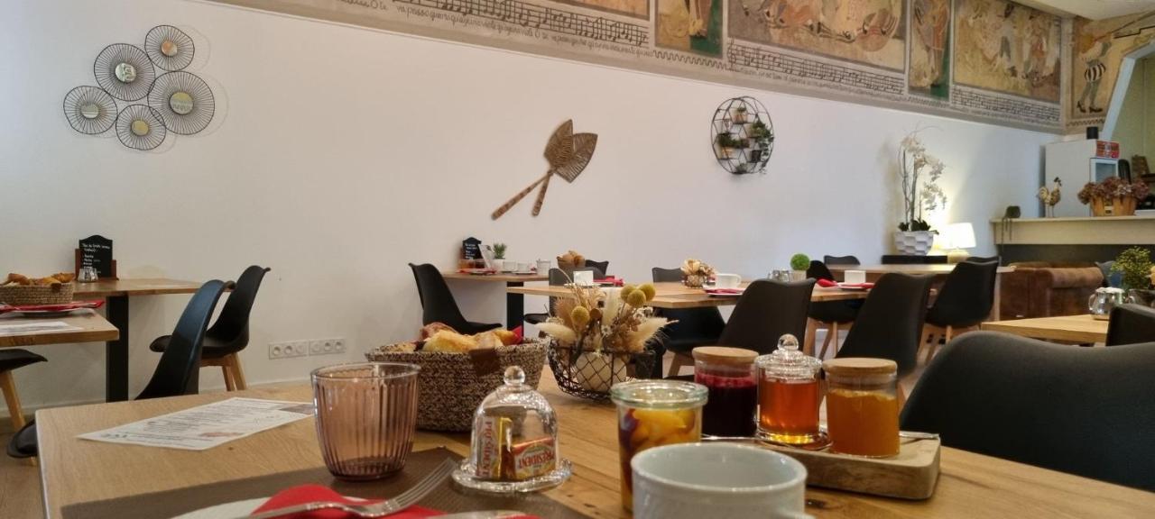 Logis Hotel Schaeffer- Restaurant Le Saint Georges Serrieres  Bagian luar foto