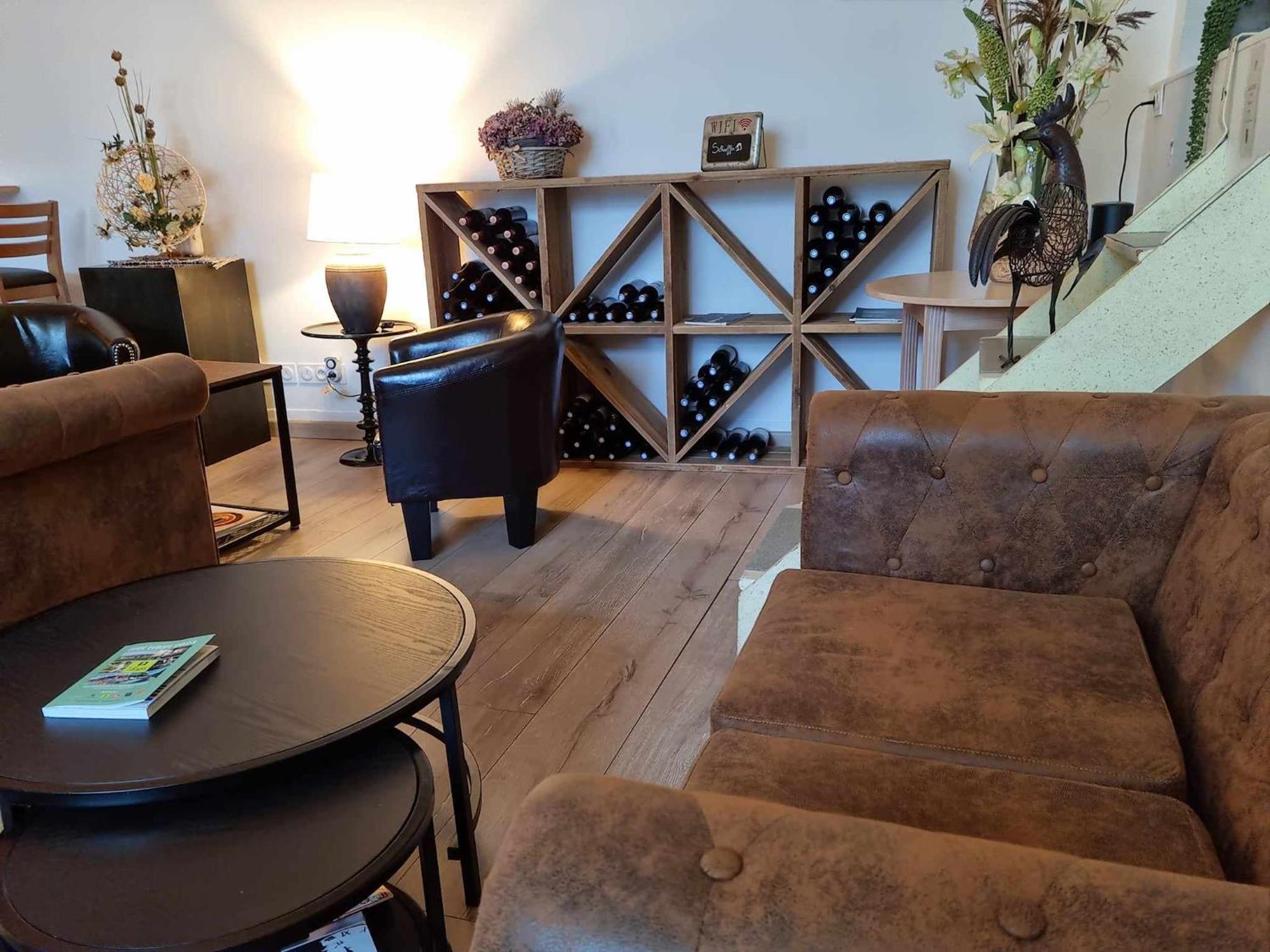 Logis Hotel Schaeffer- Restaurant Le Saint Georges Serrieres  Bagian luar foto