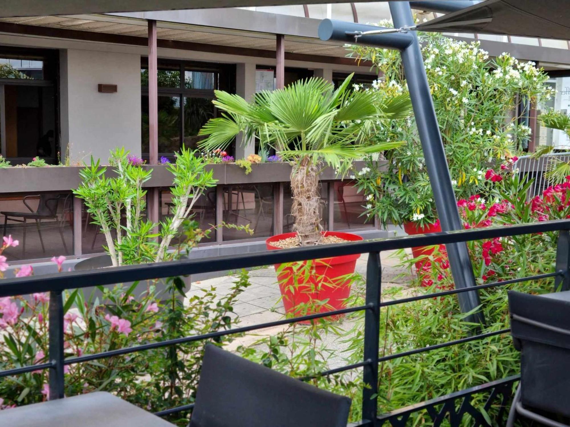 Logis Hotel Schaeffer- Restaurant Le Saint Georges Serrieres  Bagian luar foto