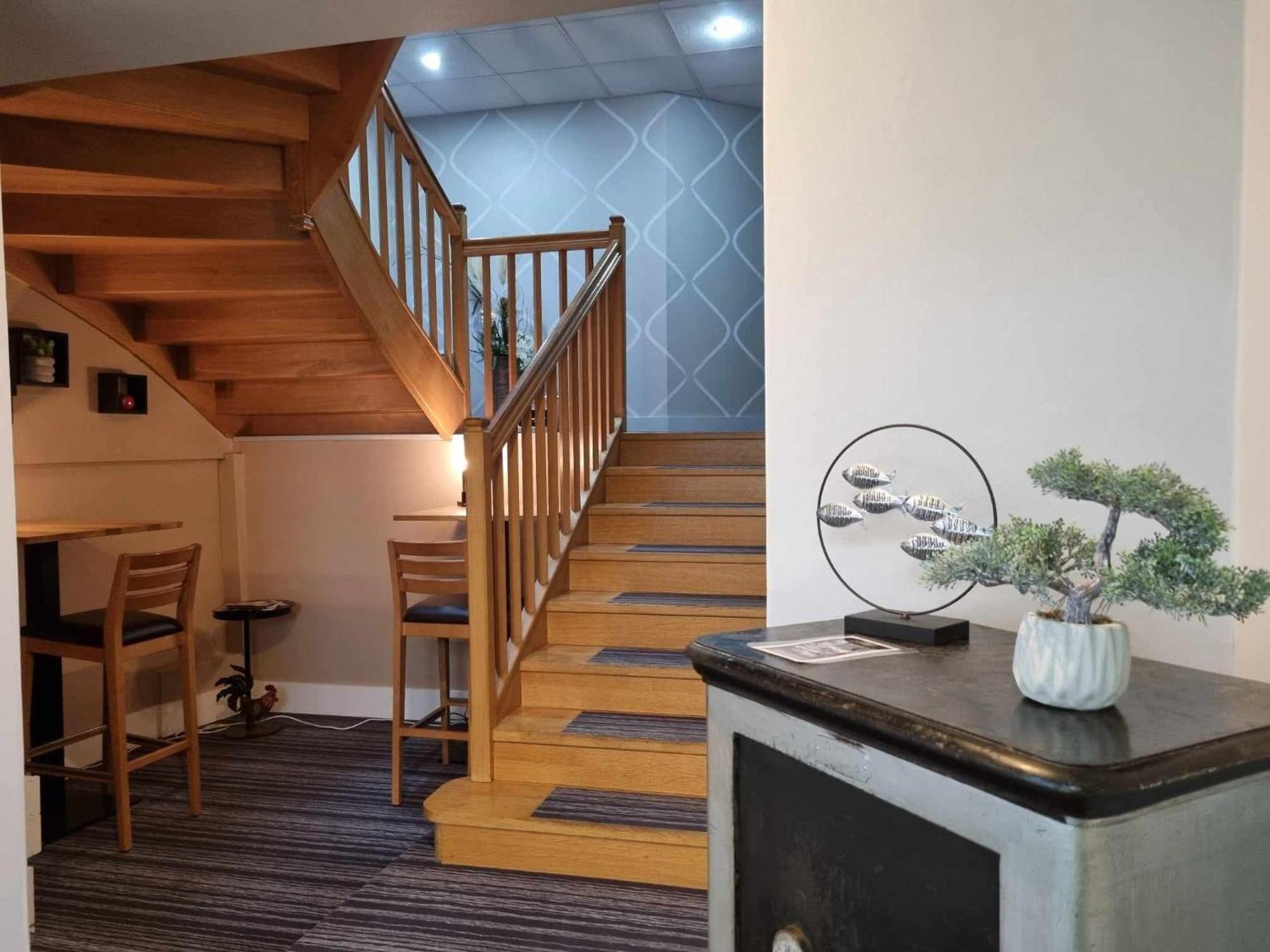 Logis Hotel Schaeffer- Restaurant Le Saint Georges Serrieres  Bagian luar foto