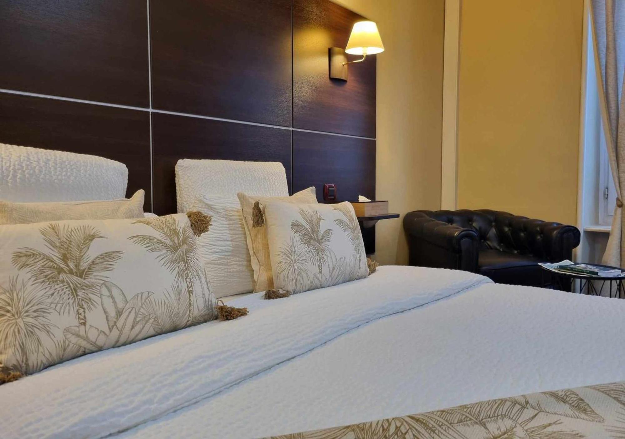Logis Hotel Schaeffer- Restaurant Le Saint Georges Serrieres  Bagian luar foto