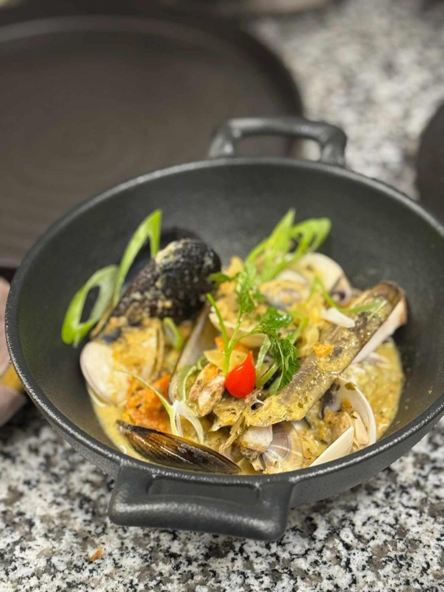Logis Hotel Schaeffer- Restaurant Le Saint Georges Serrieres  Bagian luar foto