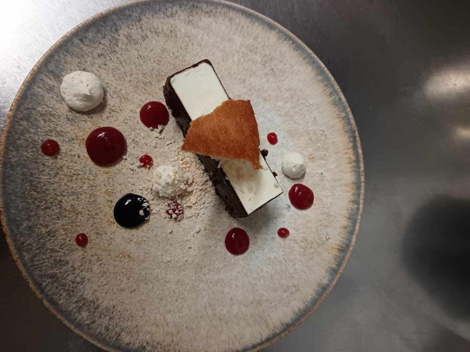 Logis Hotel Schaeffer- Restaurant Le Saint Georges Serrieres  Bagian luar foto